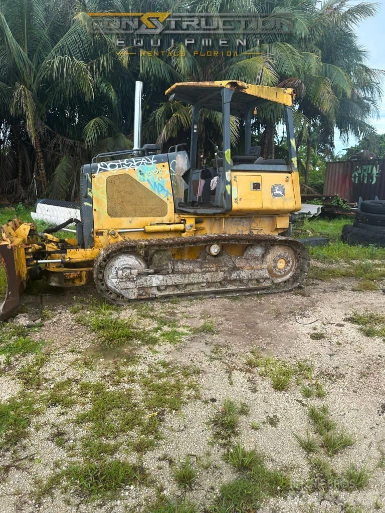 DEERE 450J LT بلدوزرات مجنزرة