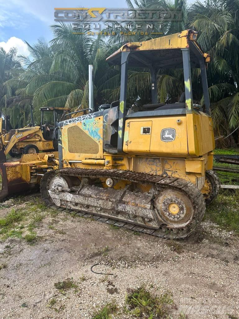 DEERE 450J LT بلدوزرات مجنزرة