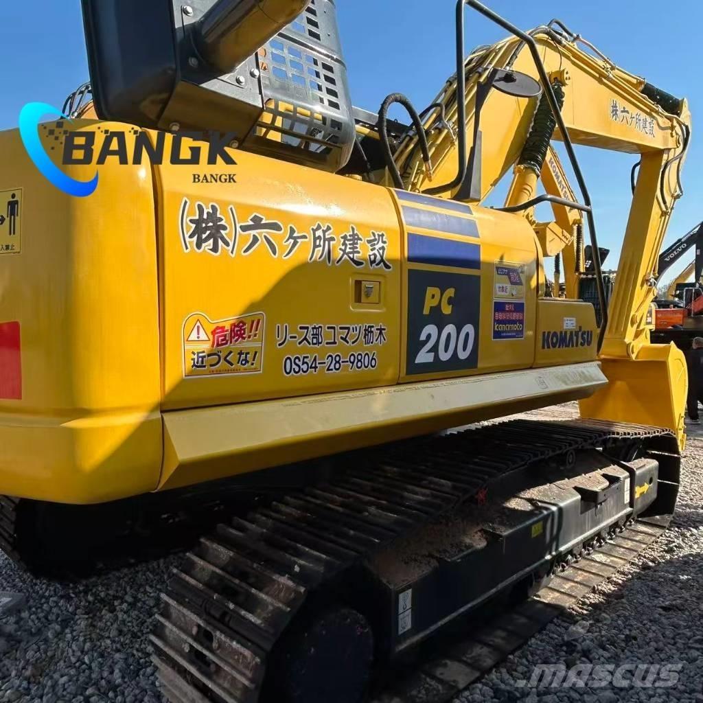 Komatsu PC 200 حفارات زحافة