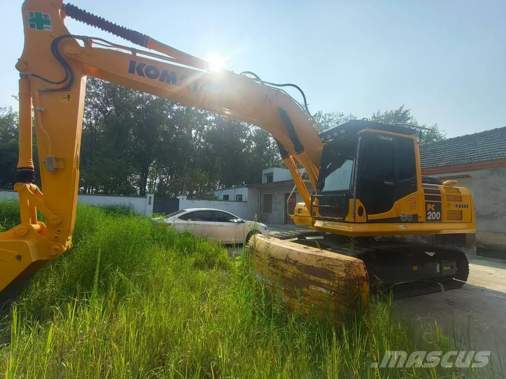 Komatsu PC 200-8 حفارات زحافة