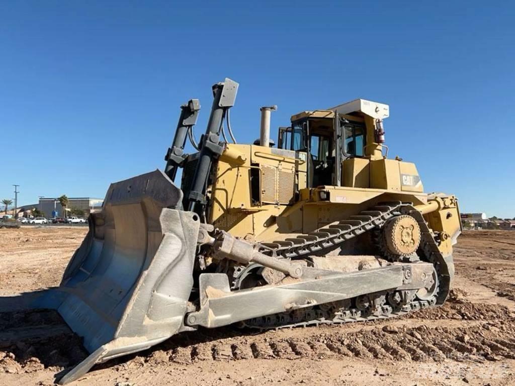 CAT D10R بلدوزرات مجنزرة
