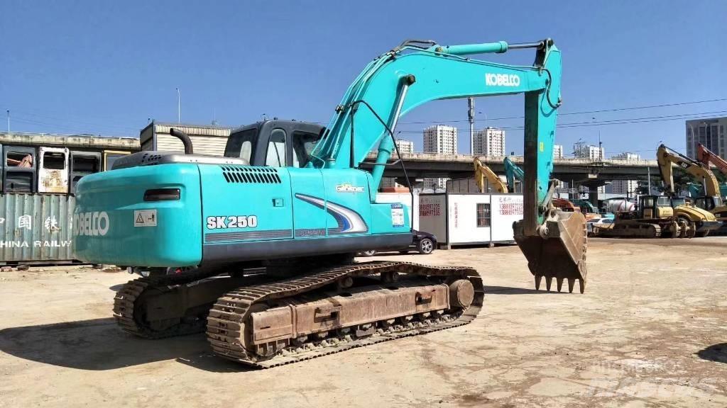 Kobelco SK 250-8 حفارات زحافة