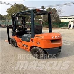 Toyota 02-7 FD F 30 شاحنات الديزل