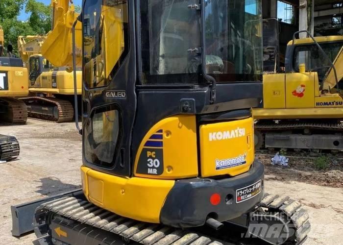 Komatsu PC30 حفارات زحافة