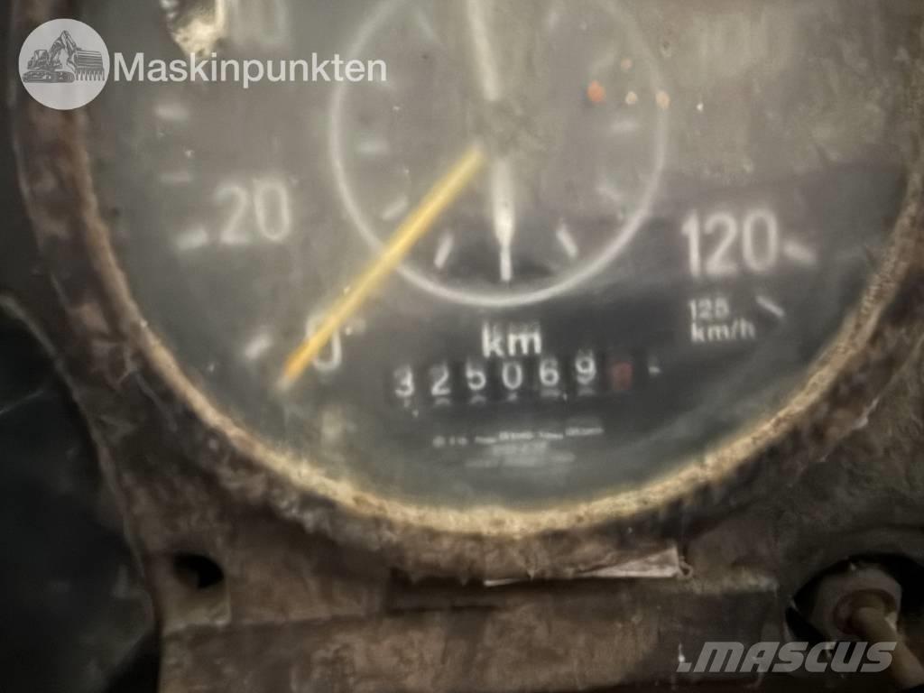 Scania LS 76 kranbil شاحنات الرافعات