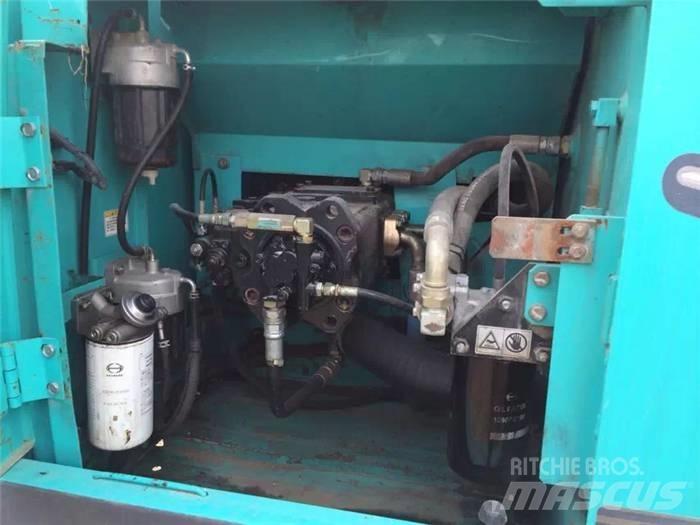 Kobelco SK 200-8 حفارات زحافة