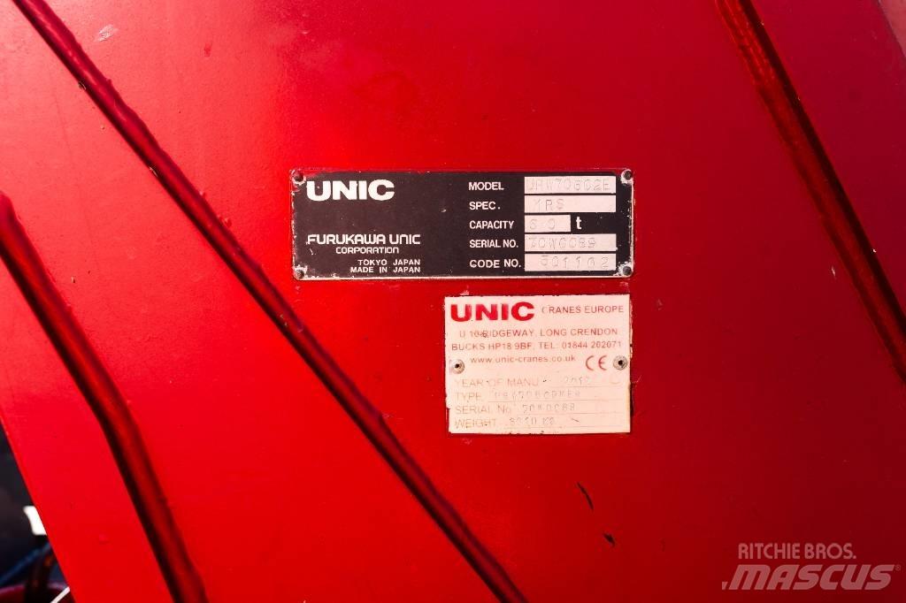 Unic URW-706 رافعات صغيرة