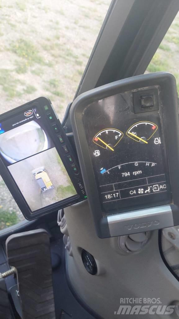 Volvo EC 220 DL حفارات زحافة