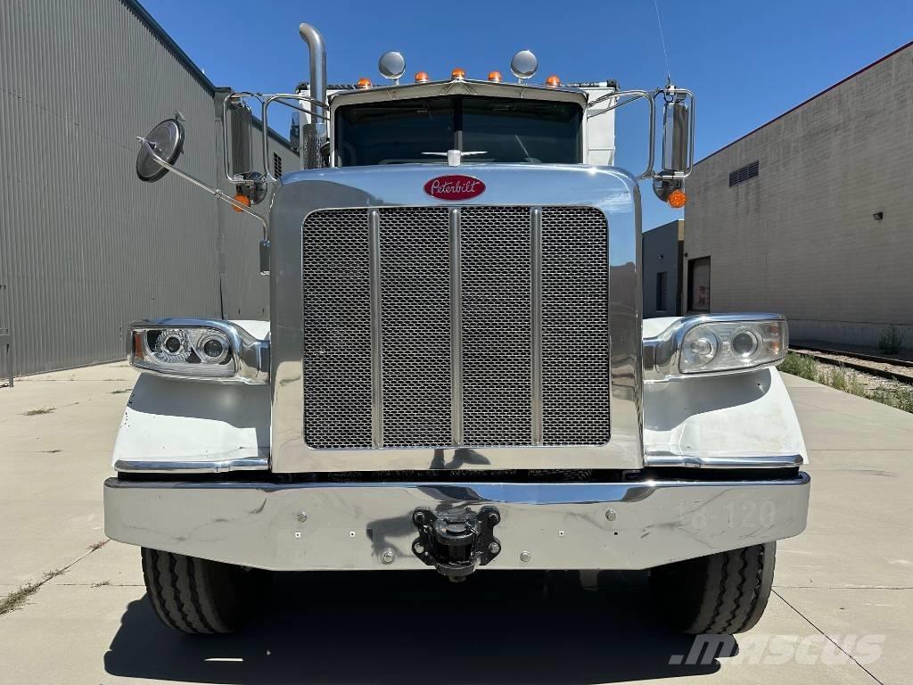 Peterbilt 367 شاحنات قلابة