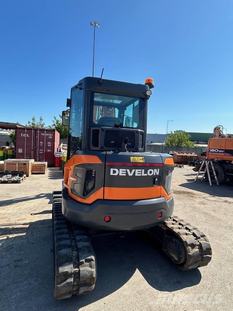 Develon DX 55 R-7 حفارات صغيرة أقل من 7 طن (حفارات صغيرة)