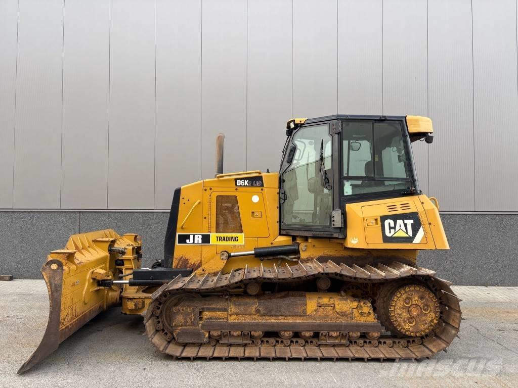 CAT D 6 K 2 LGP بلدوزرات مجنزرة