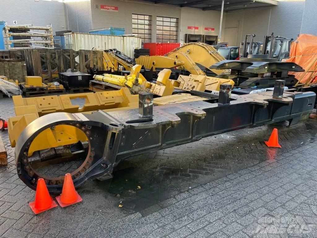 CAT 390 F L الشاسيه والتعليق