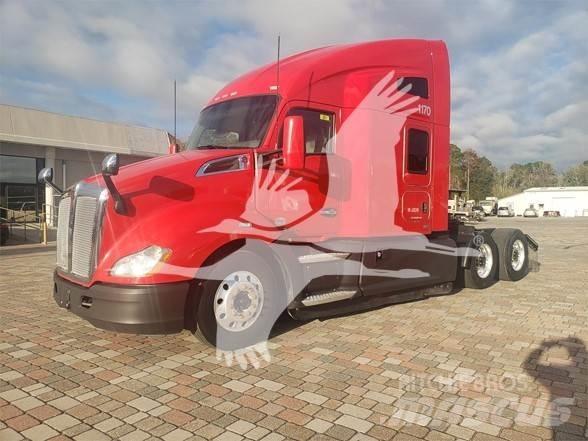 Kenworth T680 وحدات الجر
