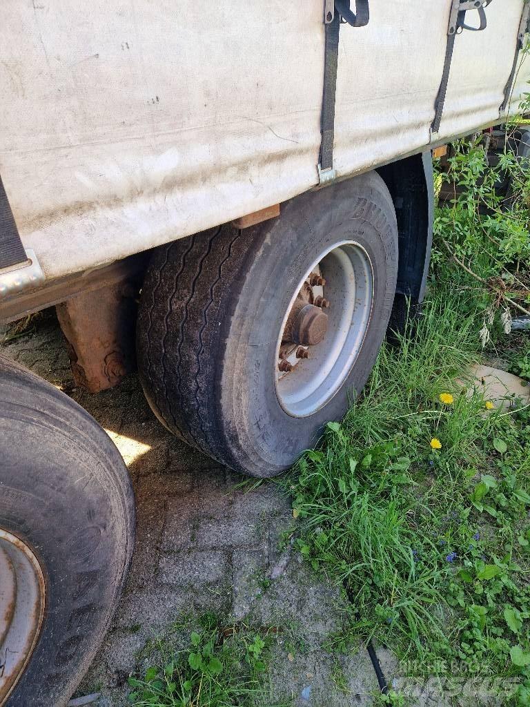 Krone sd نصف مقطورات بباب جانبي