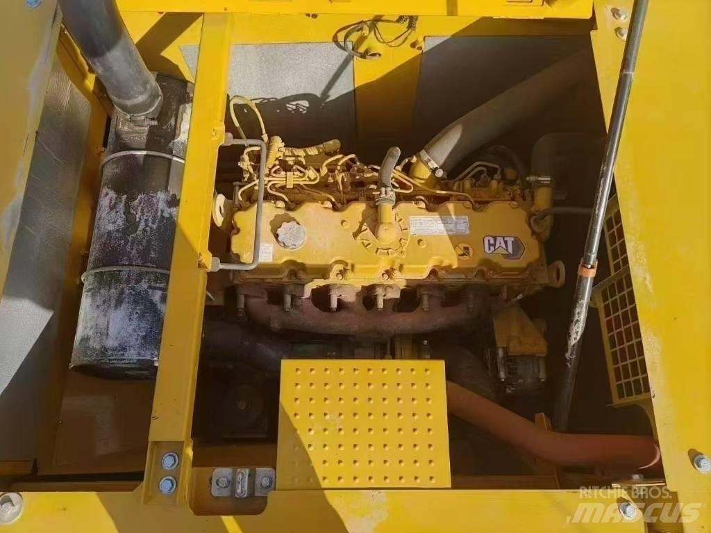 CAT 336 GC حفارات زحافة