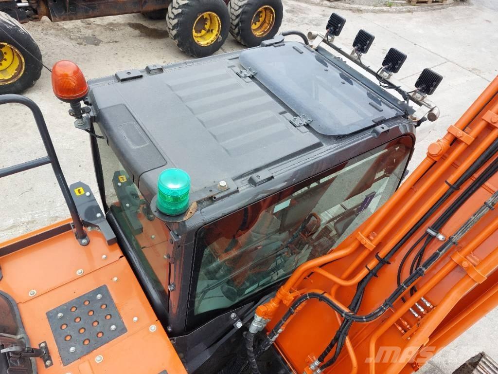 Hitachi ZX210LC-6 حفارات زحافة