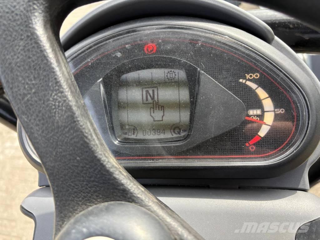 Giant G2200 E Xtra لوادر صغيرة