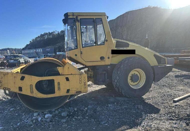 Bomag BW 213 D H-4 مداحل أحادية الأسطوانة