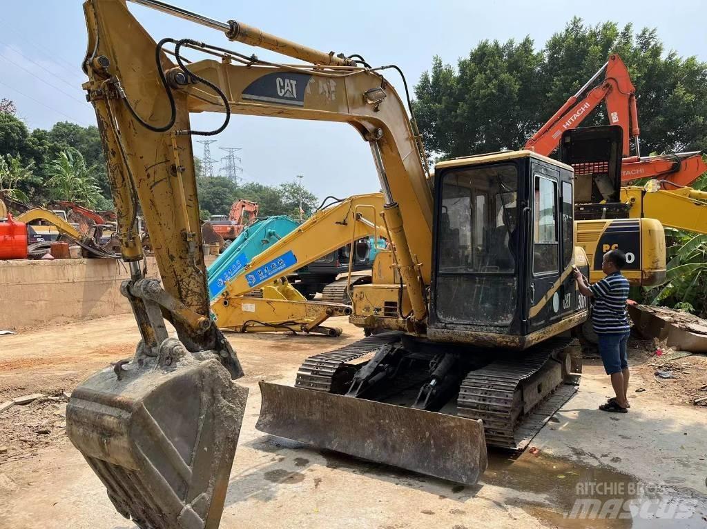 CAT 307 حفارات زحافة