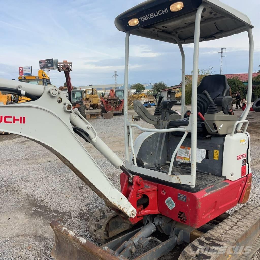 Takeuchi TB 217 R حفارات صغيرة أقل من 7 طن (حفارات صغيرة)