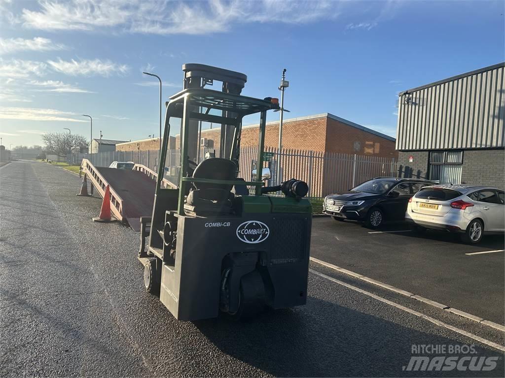 Combilift CB3000 شاحنة المناولة رباعية الاتجاهات