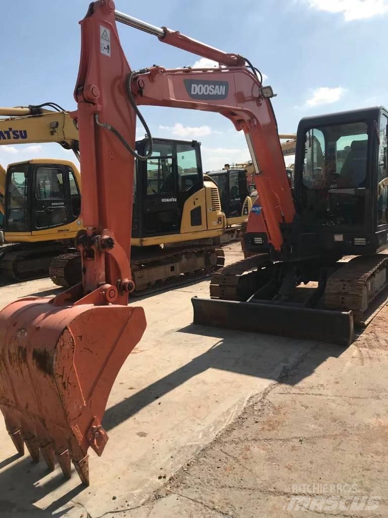 Doosan DX 60 حفارات زحافة