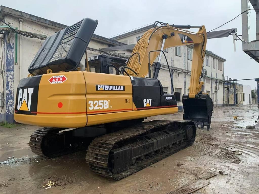 CAT 325 B L حفارات زحافة