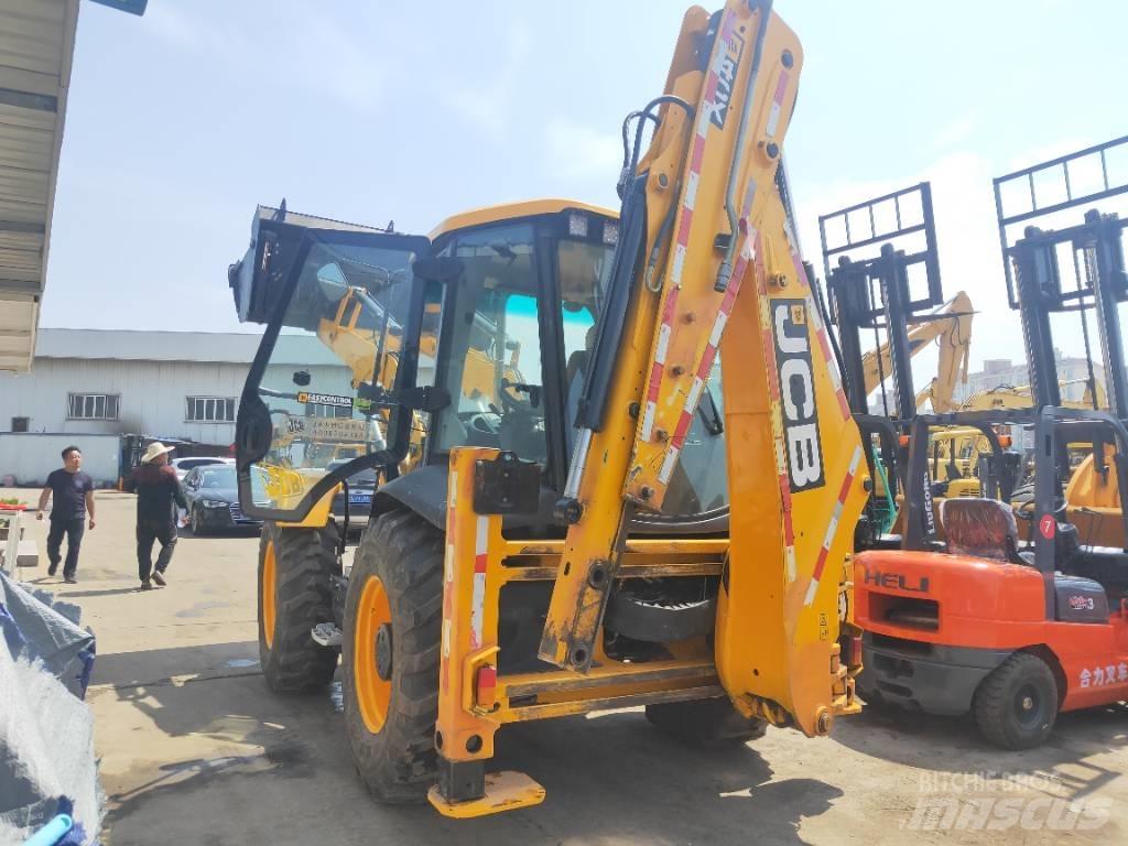 JCB 4CX لوادر ذات جرافات عكسية