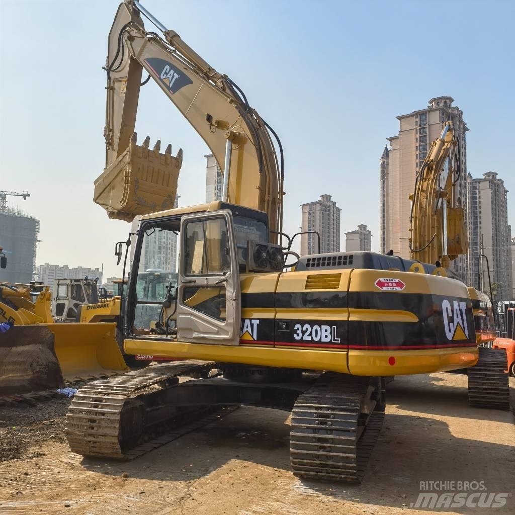 CAT 320 B L حفارات زحافة