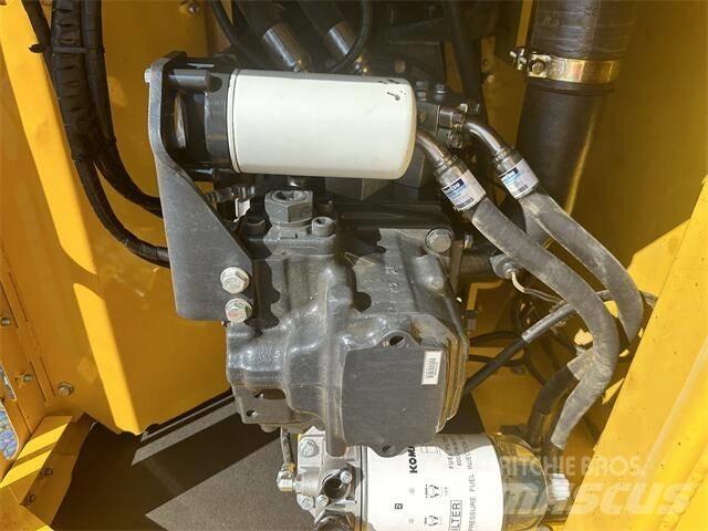 Komatsu PC200-8 حفارات زحافة