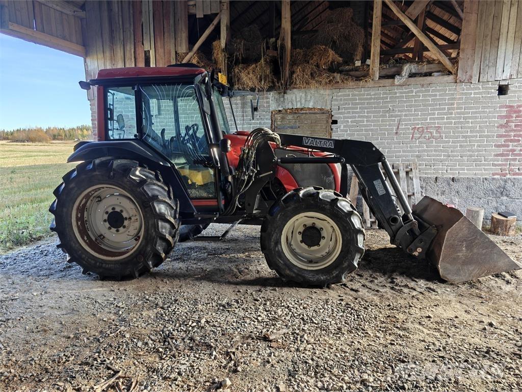 Valtra A95N الجرارات