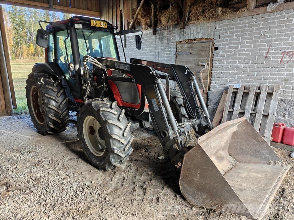 Valtra A95N الجرارات