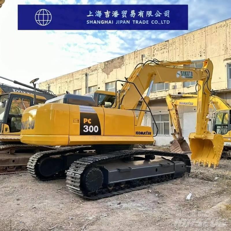 Komatsu PC 300 حفارات زحافة