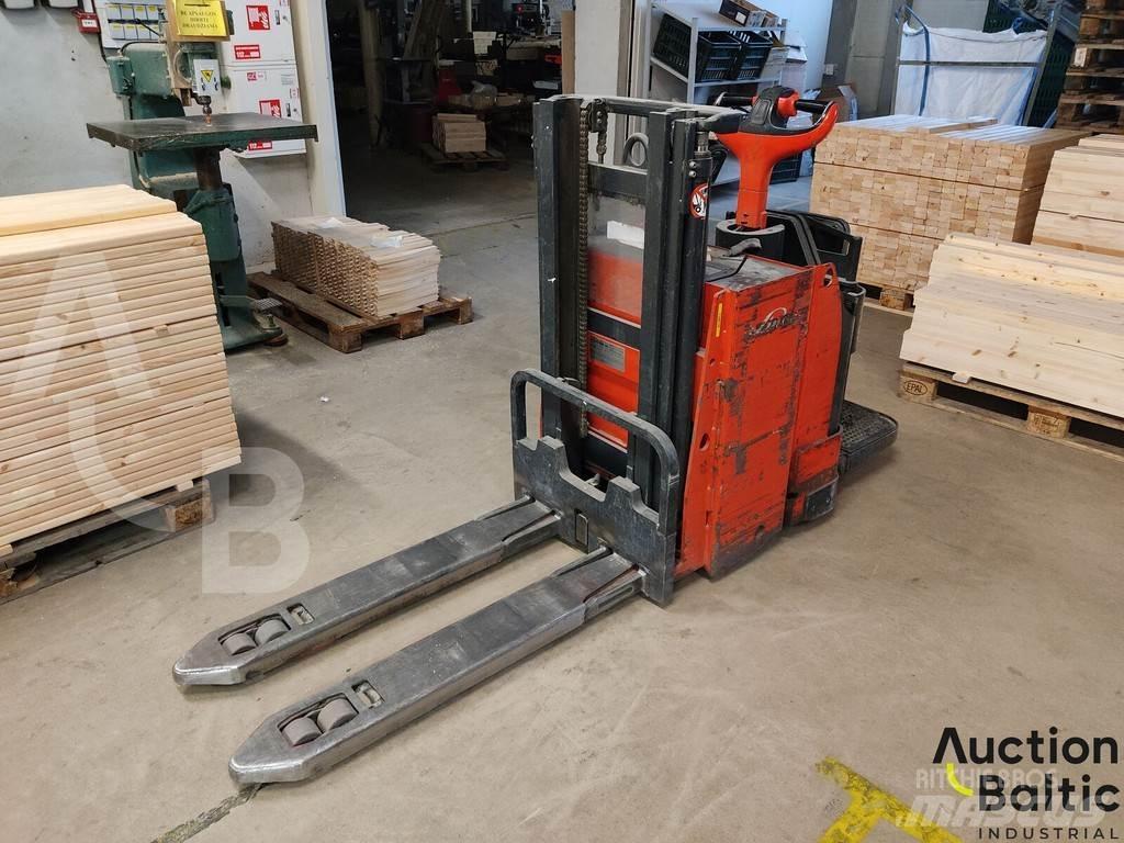 Linde L12 L معدات التكديس الجوالة