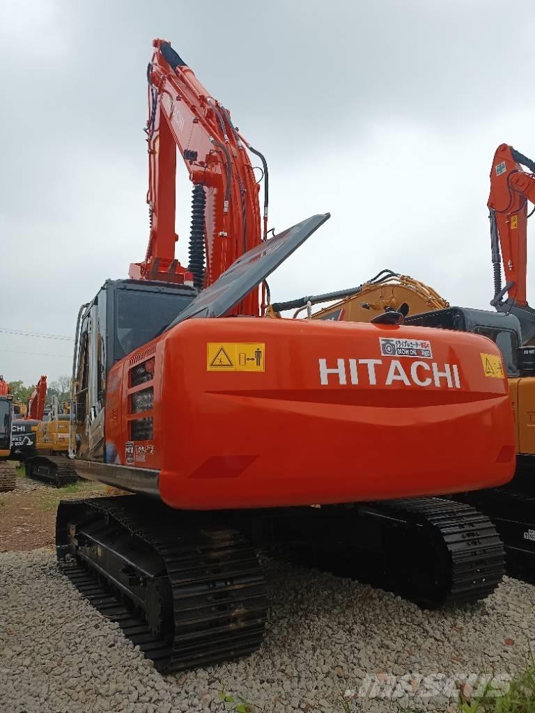 Hitachi ZX 200 حفارات زحافة