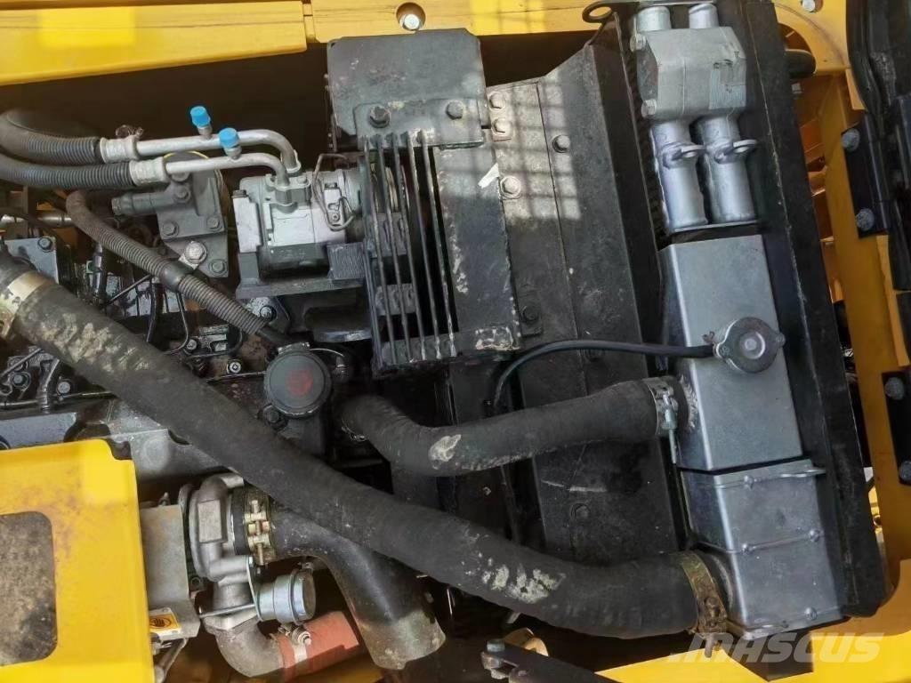Komatsu PC 130 LC-7 حفارات زحافة