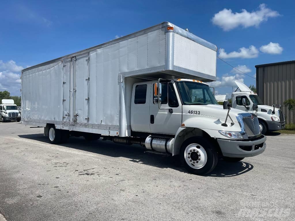 International 4300 شاحنات ذات هيكل صندوقي