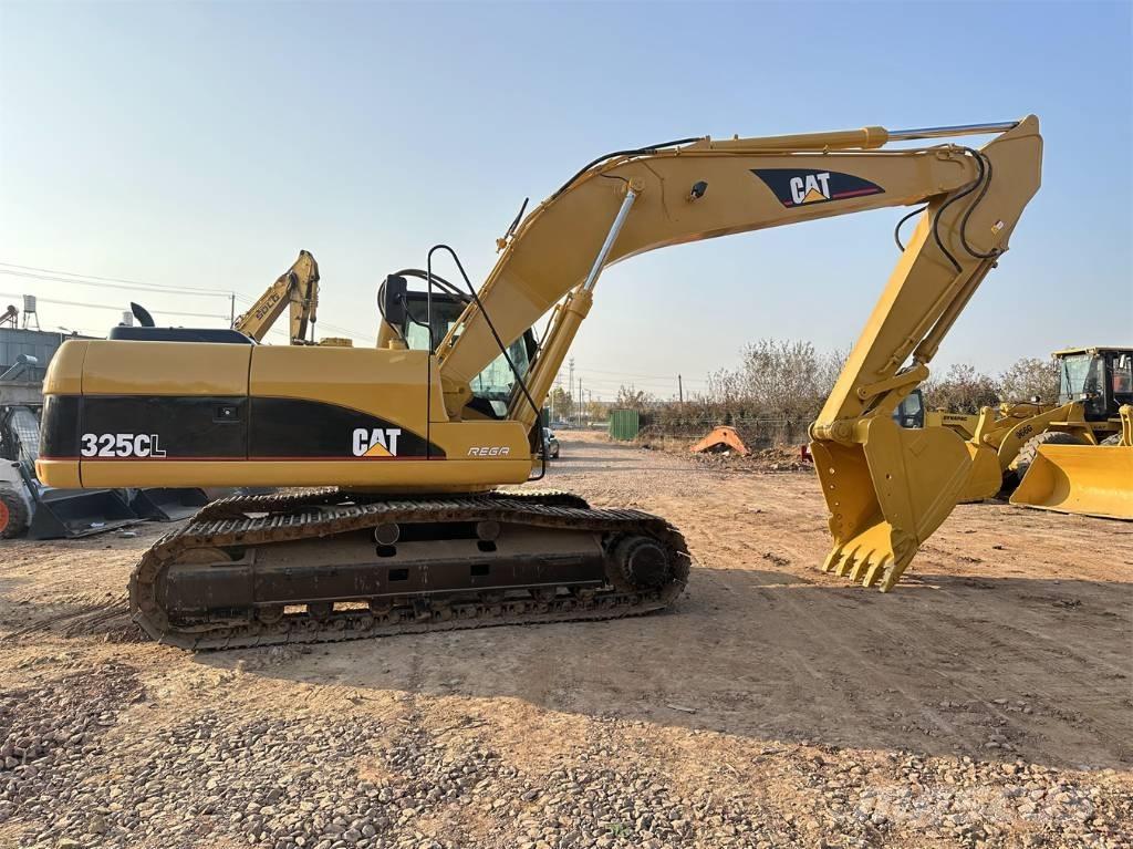 CAT 325 C حفارات زحافة