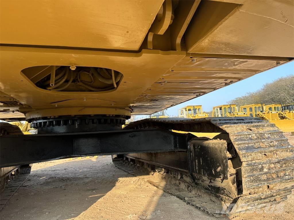 CAT 325 C حفارات زحافة