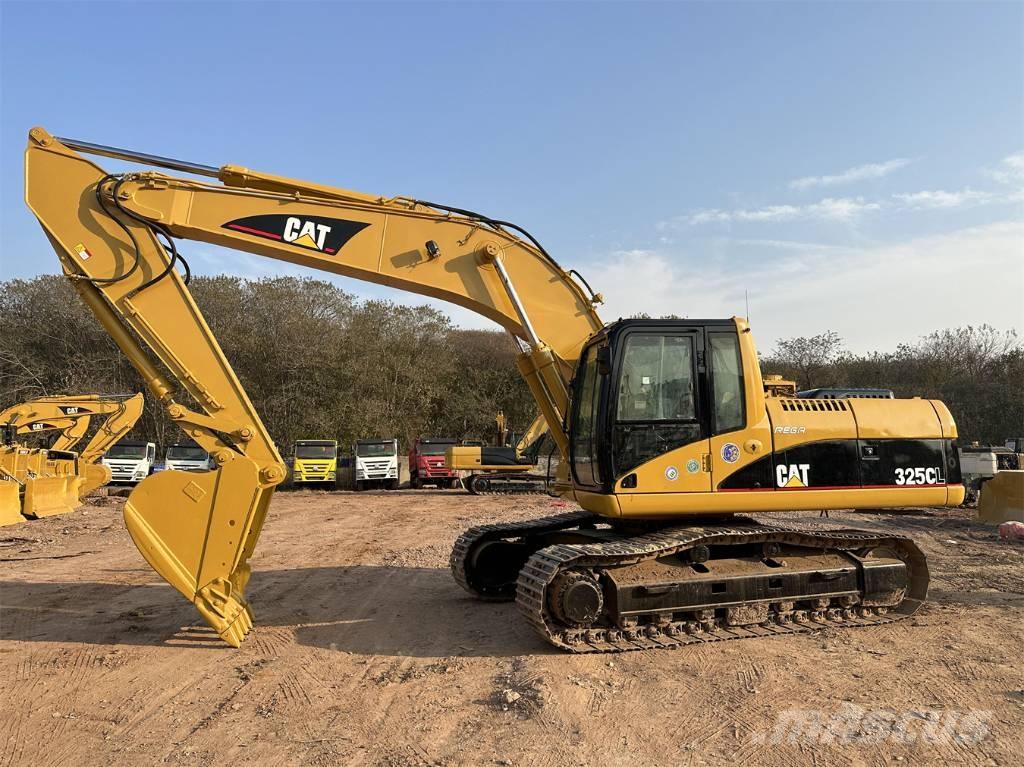 CAT 325 C حفارات زحافة