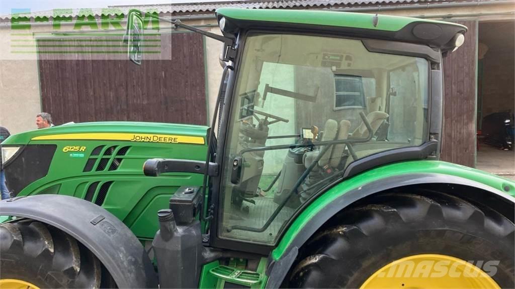 John Deere 6125R الجرارات
