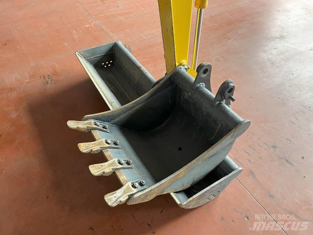 Komatsu PC 24 MR 5 حفارات صغيرة أقل من 7 طن (حفارات صغيرة)
