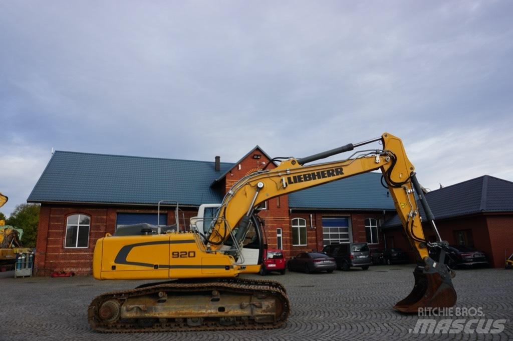 Liebherr R 920 LC حفارات زحافة
