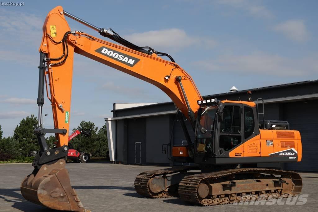 Doosan DX 225 LC-7 حفارات زحافة