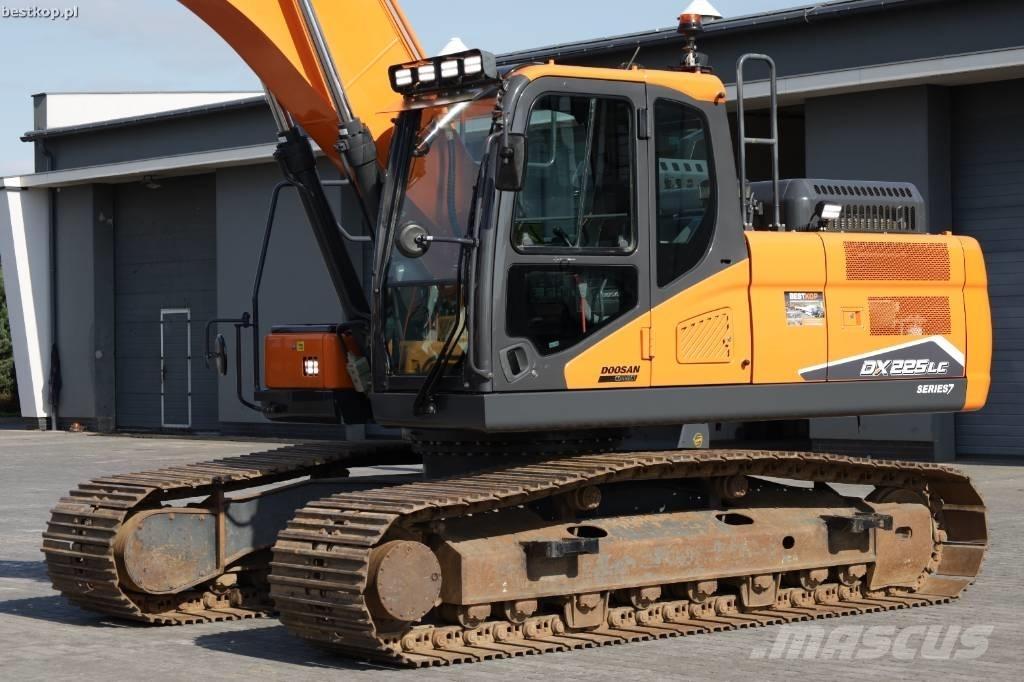 Doosan DX 225 LC-7 حفارات زحافة