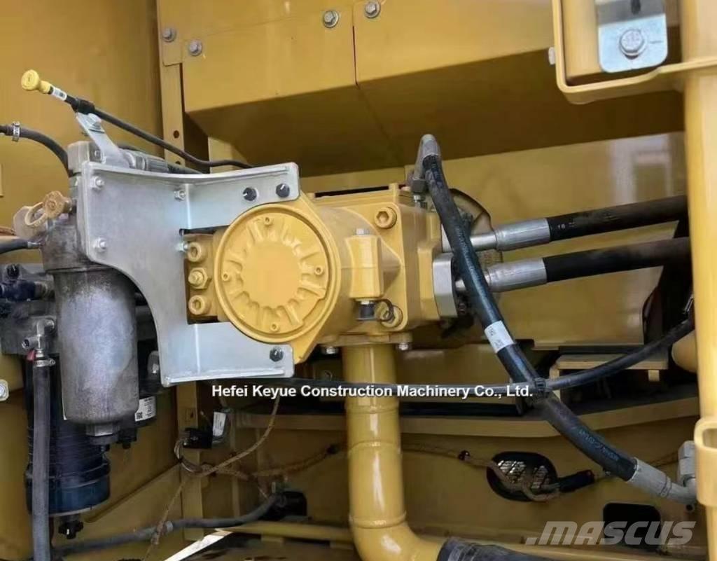 CAT 330gc حفارات زحافة