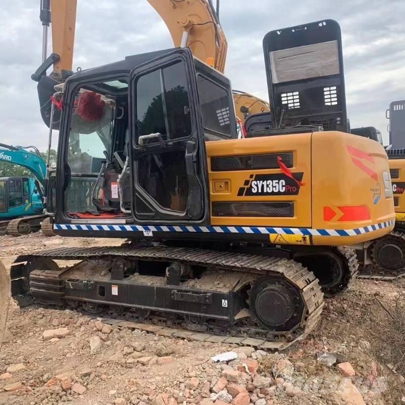 Sany SY 135 حفارات زحافة