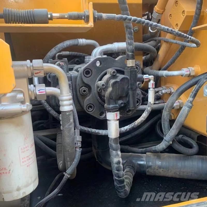 Sany SY 135 حفارات زحافة