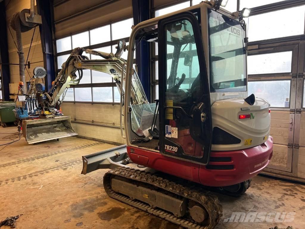 Takeuchi TB 230 حفارات صغيرة أقل من 7 طن (حفارات صغيرة)