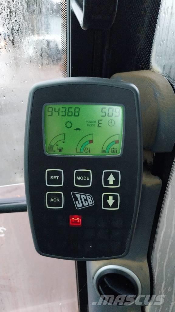 JCB JS 220 LC حفارات زحافة